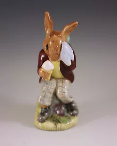 FIGURINA ROYAL DOULTON ENGLAND BILLIE BUNNYKINS COOLING OFF GIUBILEO DB3 - Foto 1 di 4