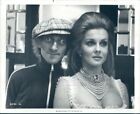 1977 Press Photo Pretty Actress Ann-Margret Bug Eyed Marty Feldman Beau Geste
