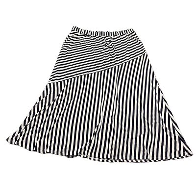 Maxi falda Avenue a rayas sesgadas azul marino y blanco para mujer talla grande 18/20 Foto 1 de 4