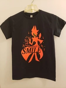 Camiseta Vivziepop Hazbin Hotel Alastor Smile Lyrics *TIRADA LIMITADA* Talla Pequeña - Imagen 1 de 3