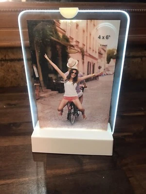 Room Essentials LED Photo Frame 4"x 6" Light Up - White Base, USB Power Cable - Image 1 of 4