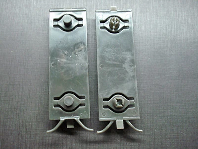 2 pcs NORS body side wide moulding clips 1977-1989 Oldsmobile 560587 - Image 1 of 4