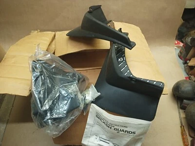 NOS genuine NISSAN Mud Flaps Splash Guard Mudguard 1991 1992 Stanza SET of 4 Foto 1 de 4