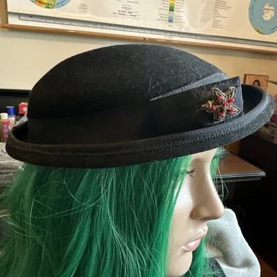 Шляпа фетровая меховая Thornton Of New York Vin со звездой из бисера на банте. Размер 22 1/2. - Изображение 1 из 4