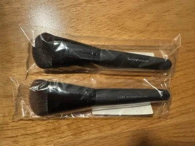 2 X Bare Minerals Luxe Performance Brush Pro Base Cepillo $36 Venta al por menor Nuevo Foto 1 de 4