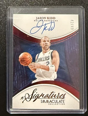 2024-25 Panini Colección Inmaculada Firmas Jason Kidd Automático/49 Foto 1 de 2