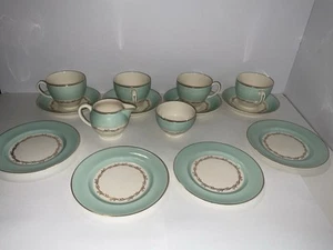 Antique Johnson Brothers Tea Set for 4 made in England - Picture 1 of 7
