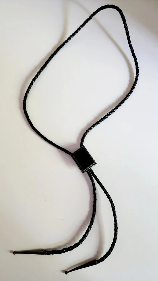 Vintage Black Onyx & Sterling Silver Bolo Tie in Great Condition - Image 1 of 1
