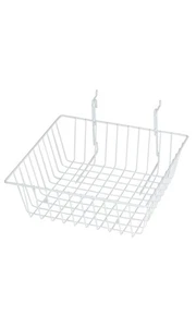 Mini cesta de rejilla blanca SSWBasics 12" x 12" x 4" para Slatwall y rejilla de alambre - Imagen 1 de 1