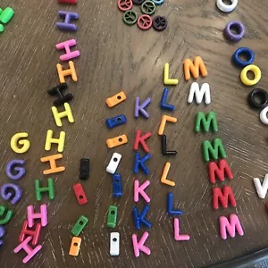 Lote de 200 dijes con cordones de perros osos signo de guisante cuentas letras cuerdas artesanales - Imagen 1 de 13