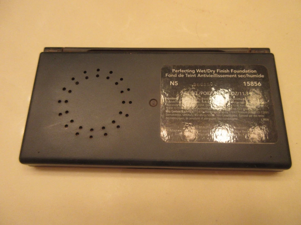 BeautiControl Perfecting Wet/Dry Finish Foundation-N5 - New and Sealed - Image 1 of 1