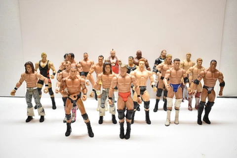 Lot of 20 Vintage Jakks Pacific Wrestling Figures WWE Rock Triple H Seamus Etc Cover