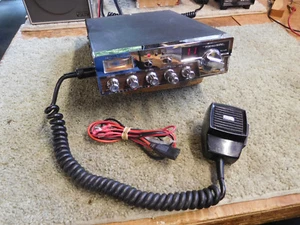 Realistic TRC-449 AM/SSB, 40 Ch. CB Radio - Zdjęcie 1 z 3