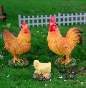 Juego de 3 piezas de resina de gallo y gallina - Micro decoración de paisaje de pollo de granja - Imagen 1 de 6