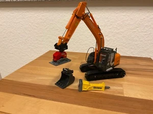 Hitachi ZX 225 Bagger 1:50 mit SW MTS V6 Verdichter EPIROC HB 2500 Abbruchhammer - Bild 1 von 5