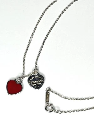 Collar colgante TIFFANY & Co. Return to Tiffany rojo doble corazón etiqueta Foto 1 de 4