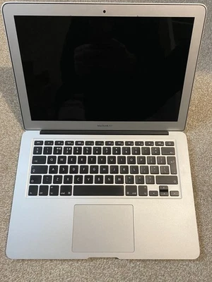 Apple Macbook Air Model A1466 13.3 inch Display 1.6GHZ 8GB RAM & 256GB SSD - Image 1 of 4