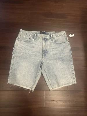 GAP 男式浅水洗牛仔中腰短裤 34 码全新带标签 — 第 1/4 张图片