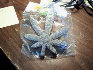 Klassische 4,25" Gürtelschnalle Marihuana Cannabis Blatt Silber & Strass - Bild 1 von 3