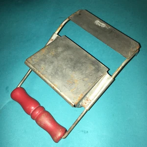 VINTAGE ART DECO DETROIT USA 20ER 30ER JAHRE ROTER HOLZGRIFF KÄSEHOBEL SCHNEIDER USA - Bild 1 von 4