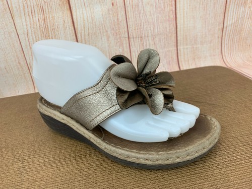 MBT Clarks Artisan 31603 Metallic G Floral Wedge Sandals Size 6.5 M B50(5)