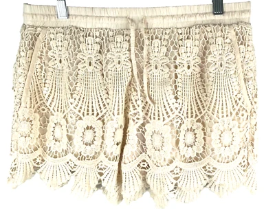 Solitaire Women's Ivory Lace Lined Boho Shorts Size Large NWT - Image 1 of 4