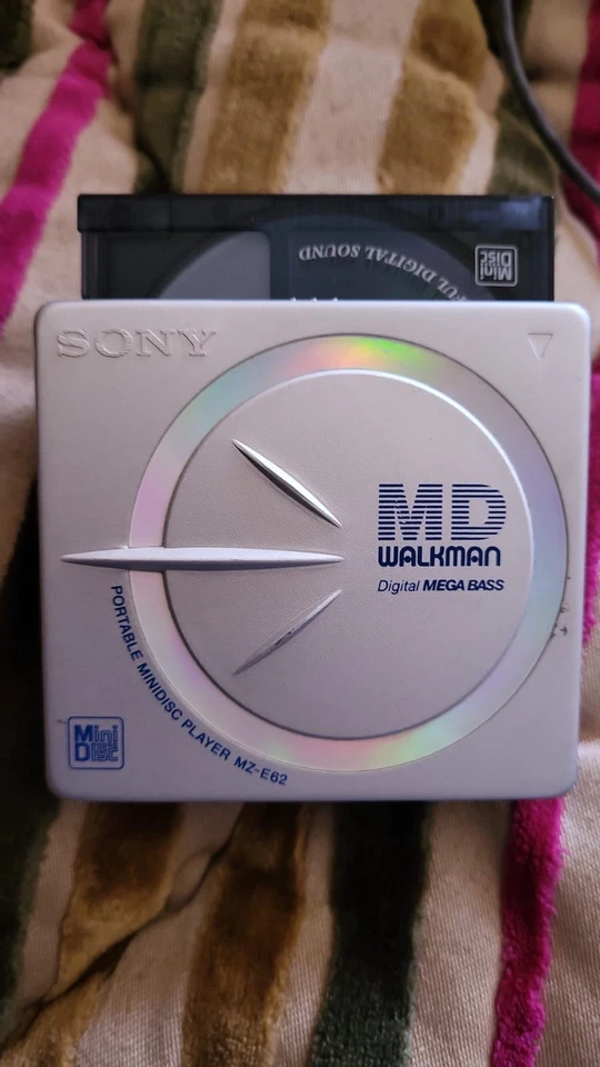 Sony MD Walkman MZ-E62 Reproductor de MiniDisco Portátil Digital Mega Bajo Probado Foto 1 de 4