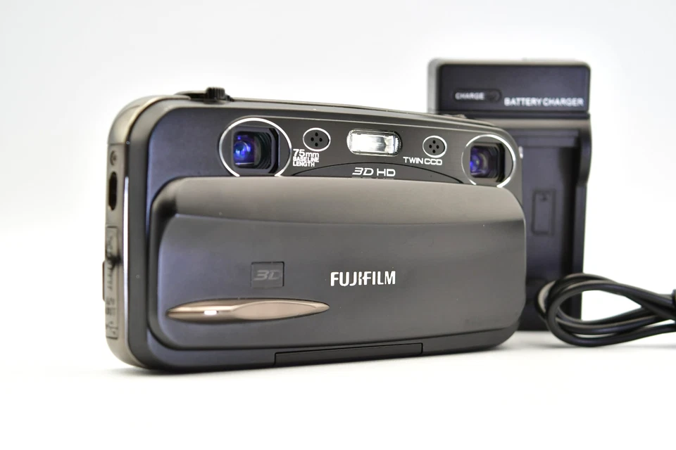 ⏯️[Near Mint] FUJIFILM FinePix REAL 3D W3 Black Digitalkamera aus Japan - Bild 1 von 4