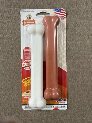 Paquete de huesos de juguete para masticar con sabor a tocino y pollo Nylabone para perros de hasta 50 libras Foto 1 de 2