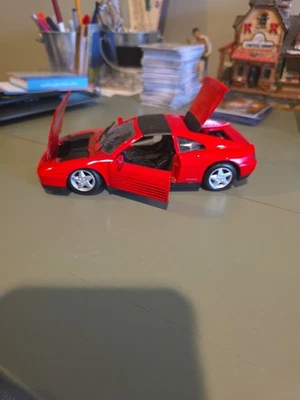 1990 年法拉利 348ts 1: 24 比例压铸模型汽车红色   — 第 1/4 张图片