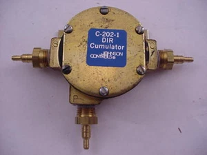 Johnson Controls C-202-1 Pneumatic Cumulator Direct Ships on the Same Day - Bild 1 von 3