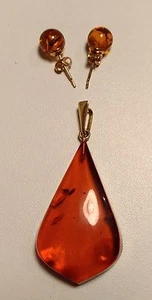 Pendentif et boucles d'oreilles en or 18k et ambre - Foto 1 di 11