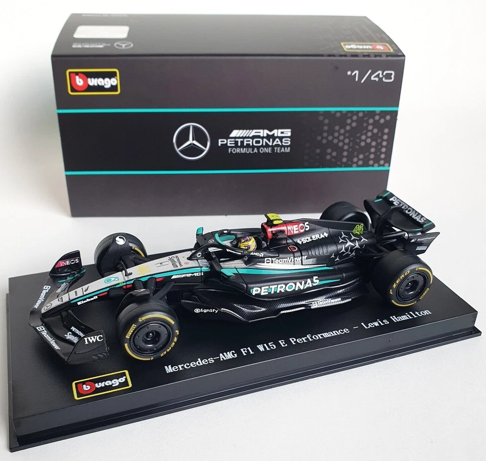 18-38209H Bburago -F1 Mercedes-AMG W15 E Performance #44 con casco Hamilton 1 43