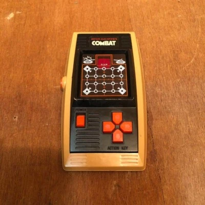 RARO Showa Juegos Retro Bandai Combat Bandai Marca Página Probada Foto 1 de 4