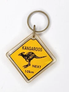 Australia Tourism Kangaroos Next 10KM  Key Chain Key Ring - Bild 1 von 3