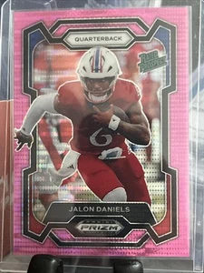 2024 Panini Prizm Draft Picks - Rated Prospect Jalon Daniels #200 Rosa Neon /15 - Foto 1 di 2