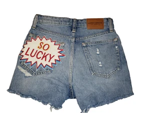 Lucky Brand Shorts Gr. 2/26 Distressed Cutoff Grafik "So Lucky" blau Denim - Bild 1 von 19