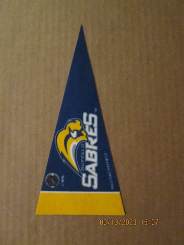 NHL Buffalo Sabres Vintage 2007 Rico/Tag Express Mini 4x9 Hockey Pennant Cover