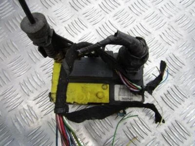 Mecanismo de bloqueo de puerta Volvo S60 2003 - lado delantero izquierdo 8650545, Genu #414501-36 Foto 1 de 3