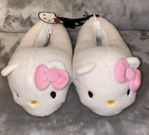 Hello Kitty Slippers SZ Small 5/6 - Picture 1 of 8