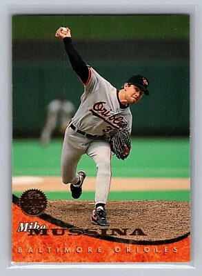1994 Leaf Mike Mussina #105 MLB Baseball Card Baltimore Orioles - Image 1 of 2