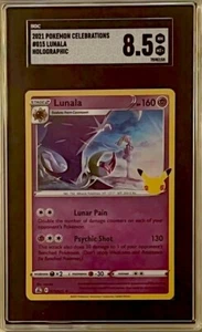 LUNALA SGC 8.5 2021 POKEMON CELEBRACIONES HOLOGRÁFICAS NINTENDO BASE SET HOLO CARD - Imagen 1 de 2