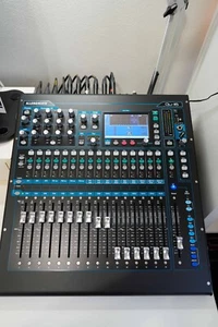 ALLEN & HEATH QU16 CHROME EDITION BUNDLED WITH ACCESSORIES EXCELLENT CONDITION - Picture 1 of 23