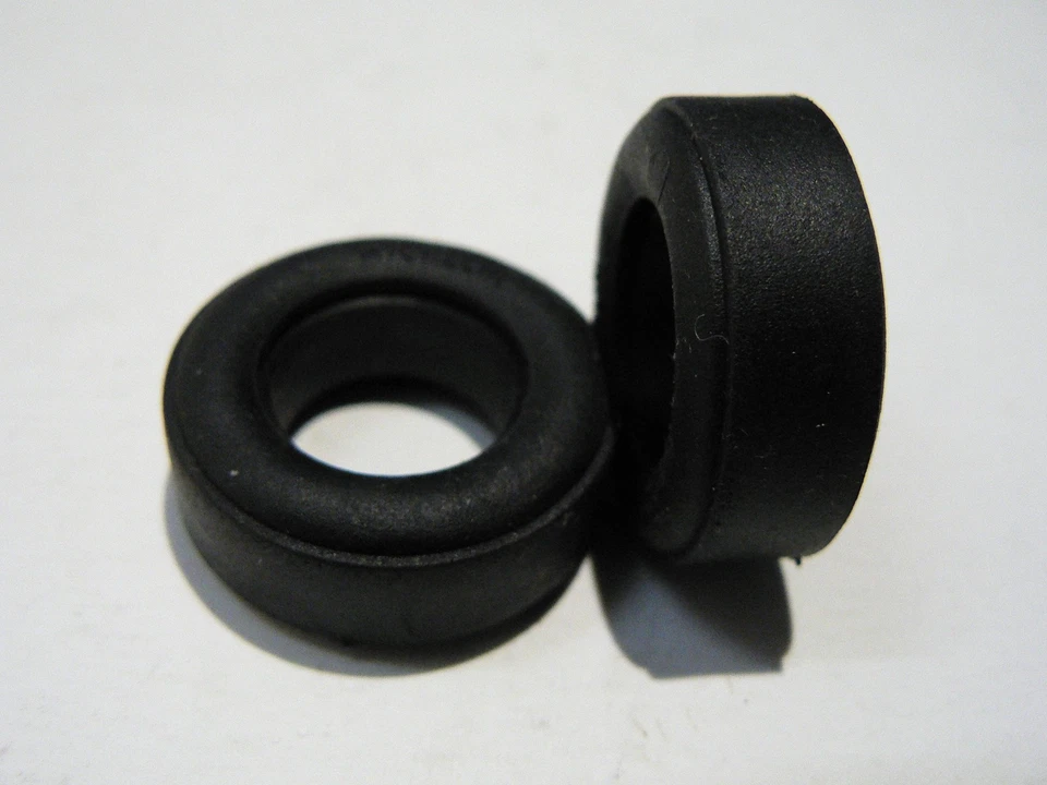 1 Paar Carrera 1:24 Reifen für 124 Fahrzeuge oder Exclusiv hinten - Bild 1 von 1