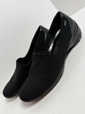 Ecco Women’s Slip On Oxford Sz EU 39 (8-8.5) Black Microfiber Shoe - Image 1 of 4