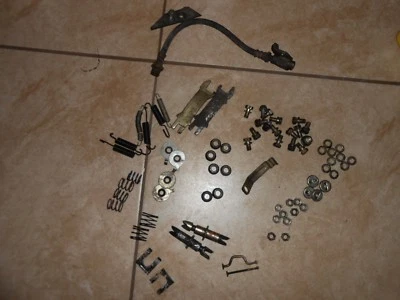  Kit de herrajes de frenos traseros de estacionamiento 72X para Toyota Previa 1993-1996   Foto 1 de 4