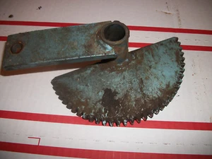 SEARS SUBURBAN SS14 STEERING GEAR  - Picture 1 of 3