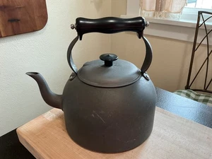 Vintage Calphalon 2 Quart Teekanne Holzgriff Made in Ireland - Bild 1 von 7