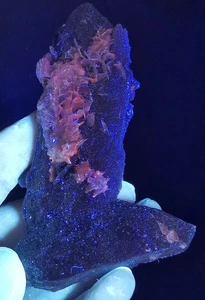 Muestra de cristal de cuarzo de calcita fluorescente especularita negra natural 67 g - Imagen 1 de 21