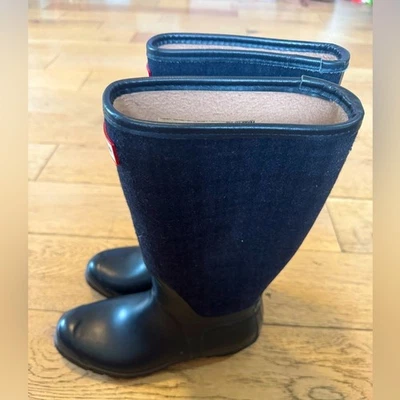 Arlen Hunter Black Navy Plaid Tall Boots Waterproof Lined Women's Sz 9 - Image 1 of 4